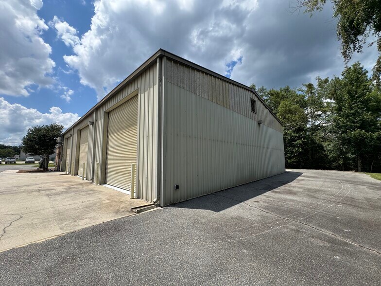 More Photos Of 4354 Valnorth Dr, Valdosta Warehouse For Lease