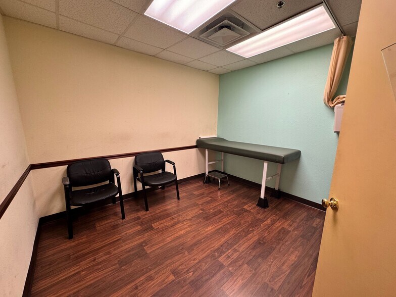 More Photos Of 1215 Dunn Ave, Jacksonville Medical For Lease