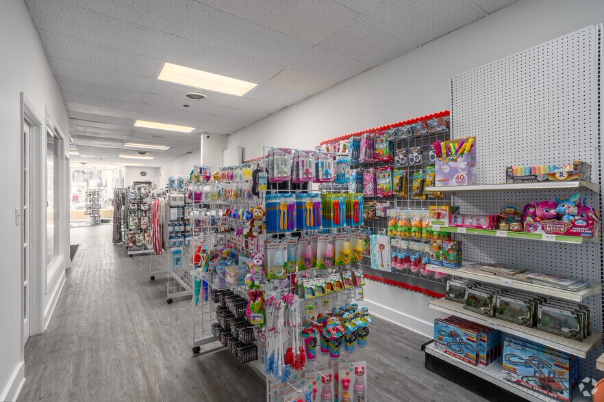 More Photos Of 31-33 W Loockerman St, Dover Office For Sale