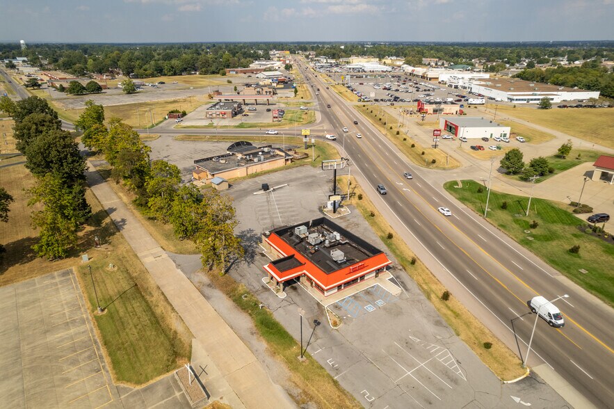 More Photos Of 1105 S Main St, Sikeston Fast Food For Sale