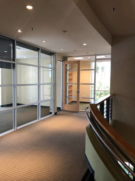 More Photos Of 20100-20200 S Western Ave, Torrance Warehouse For Lease