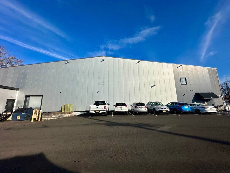 More Photos Of 470 W 1st Ave, Roselle Warehouse For Sale