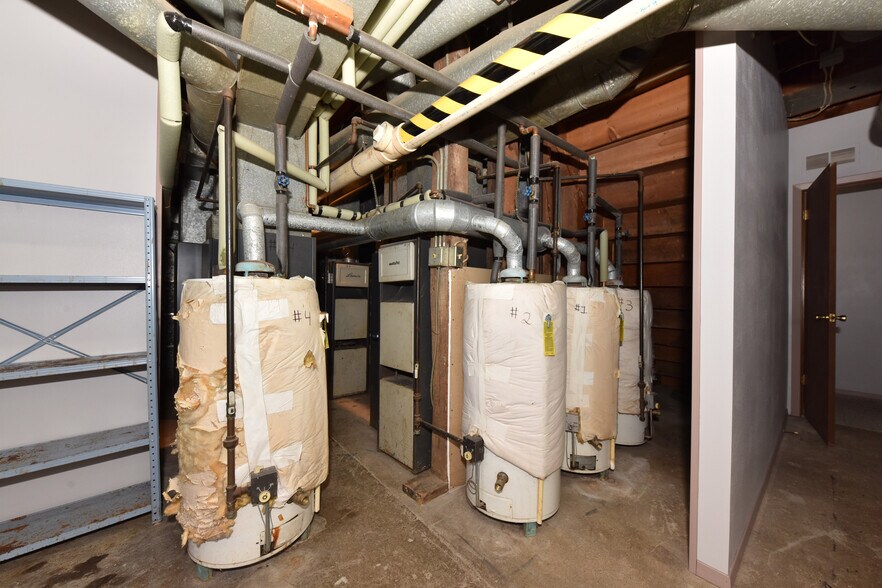 More Photos Of N96W20275 County Line Rd, Menomonee Falls Multifamily For Sale