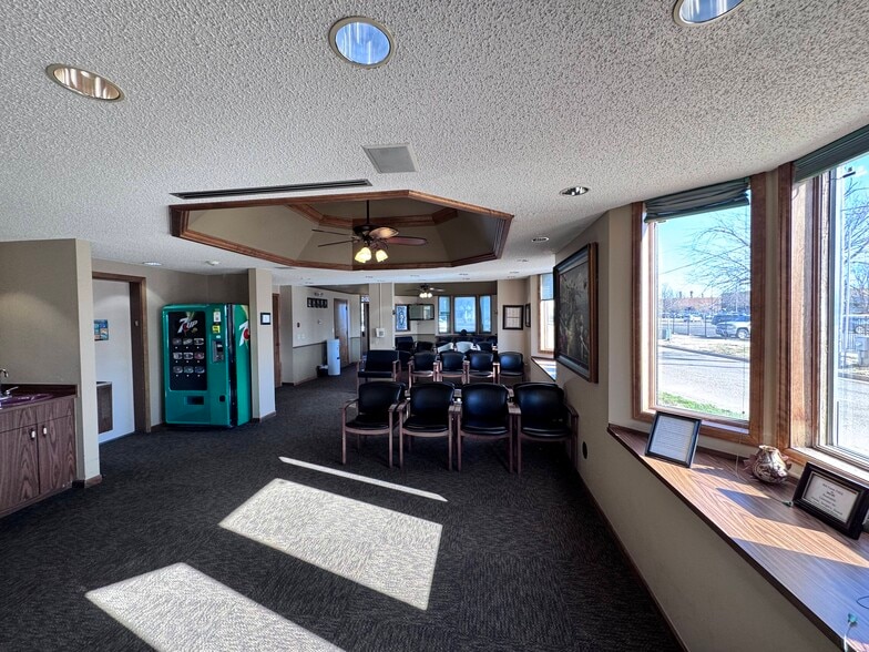 More Photos Of 1100 N Topeka St, Wichita Office For Sale