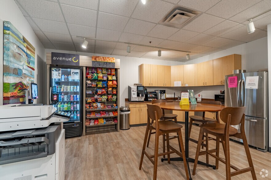 More Photos Of 1661 International Dr, Memphis Coworking Space