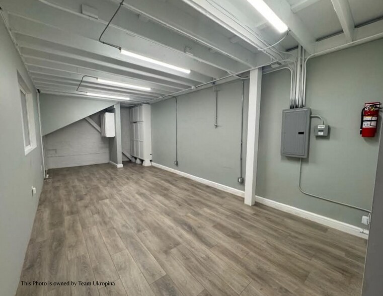 More Photos Of 2610-2622 E Foothill Blvd, Pasadena Warehouse For Lease