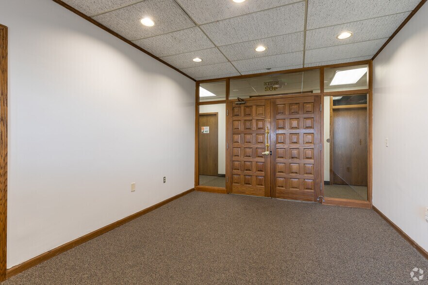 More Photos Of 301 W Michigan Ave, Ypsilanti Office For Lease
