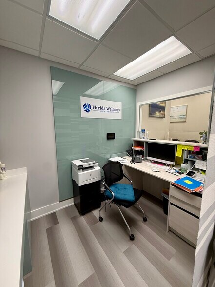 More Photos Of 1911 Harrison St, Hollywood Medical For Lease
