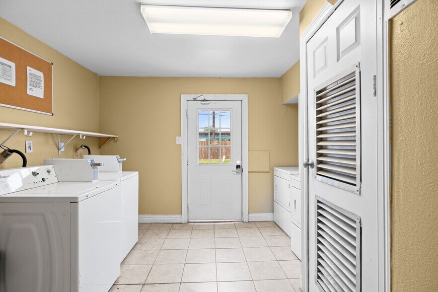 More Photos Of 601 E Coombs St, Alvin Apartments For Sale