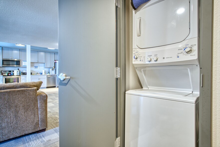 More Photos Of 6924 N 79th St, Niwot Warehouse For Sale