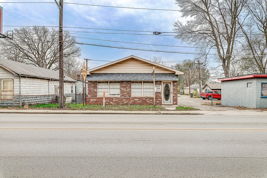 More Photos Of 3637 W 10th St, Indianapolis Office For Sale