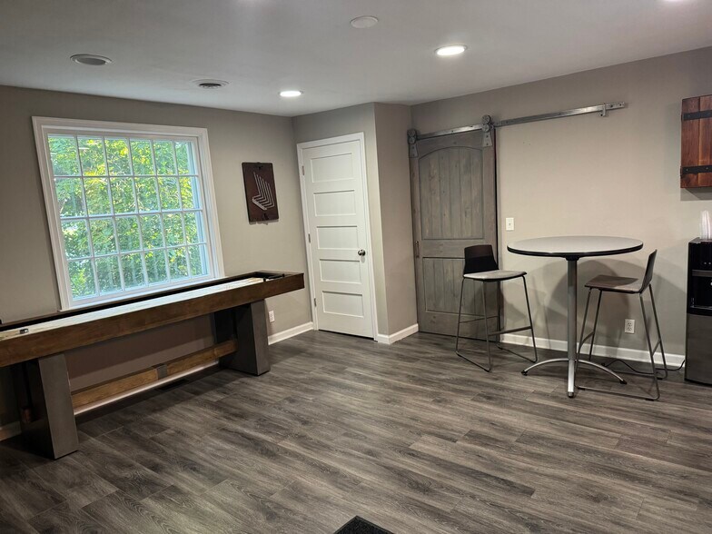 More Photos Of 4419 Washington Rd, Kenosha Office For Lease