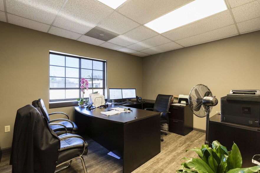 More Photos Of 163 E Morse Blvd, Winter Park Storefront Retail Office For Lease