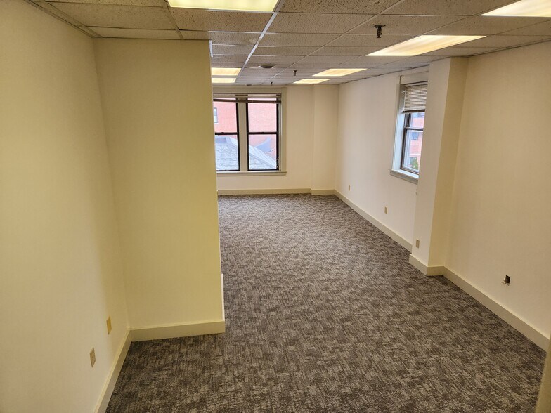 More Photos Of 253-255 Main St, Webster Loft Creative Space For Lease
