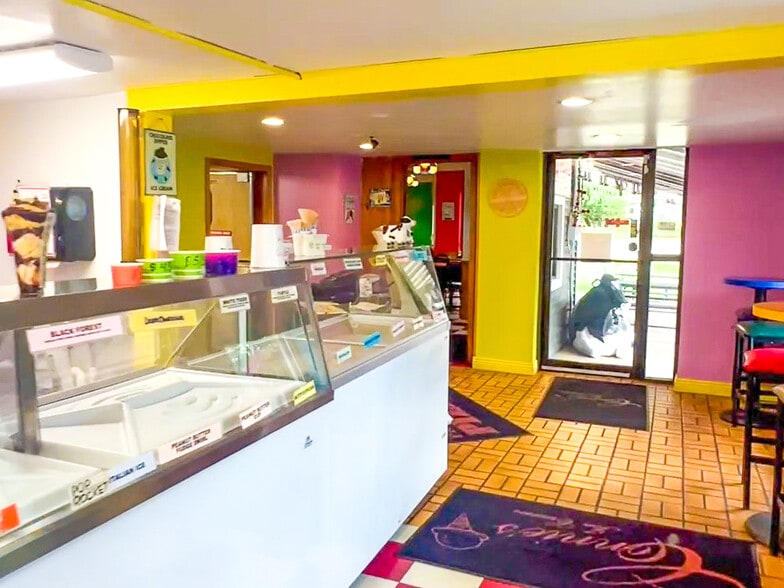 More Photos Of 3150 W 32nd St, Erie Fast Food For Sale