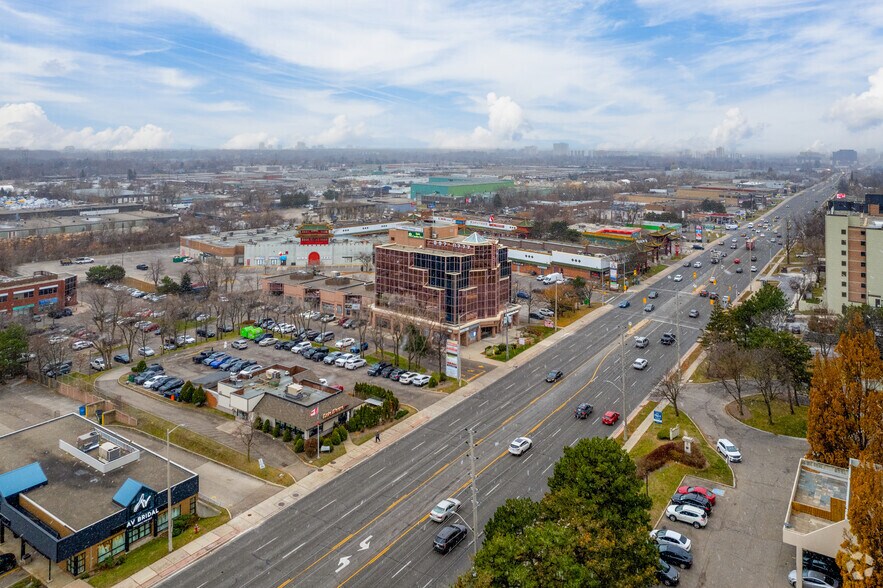 More Photos Of 918 Dundas St E, Mississauga Office For Lease