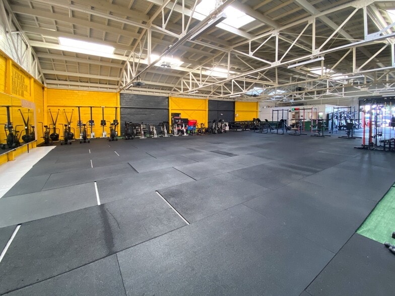 More Photos Of 2515 Seminary Ave, Oakland Health Club For Sale