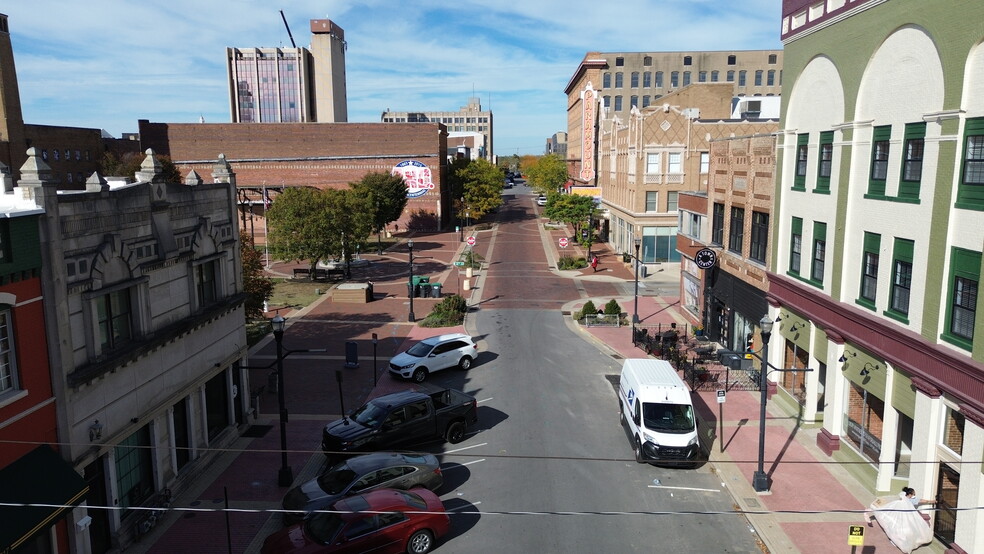 More Photos Of 1212 Meridian St, Anderson General Retail For Sale