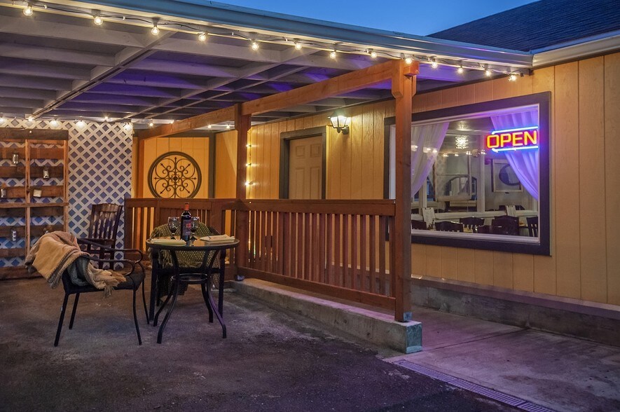 More Photos Of 4660 SE Highway 101, Lincoln City Restaurant For Sale