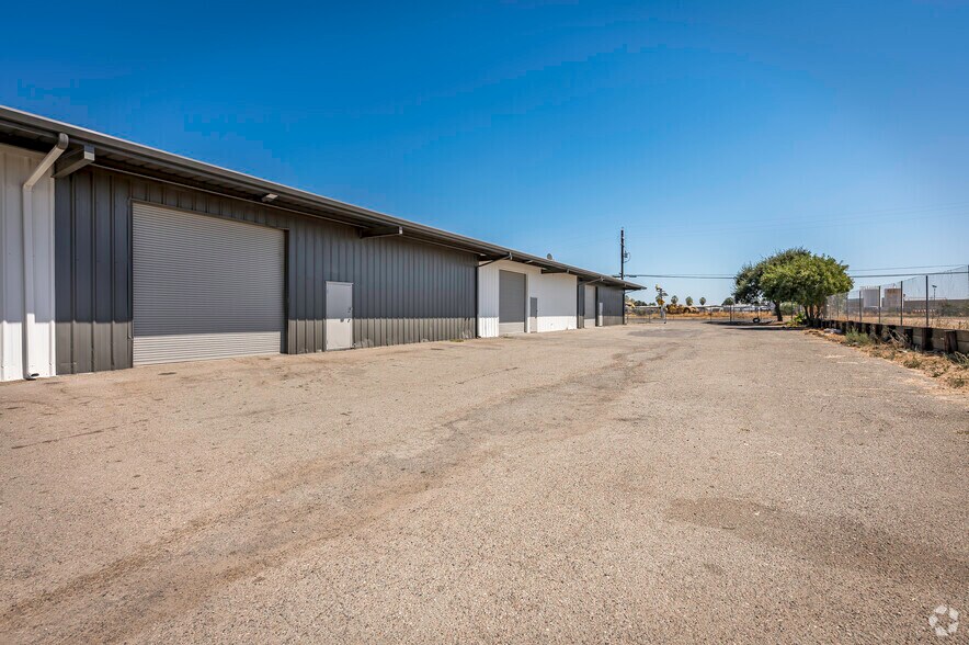 More Photos Of 4283 N Wilson Way, Stockton Warehouse For Lease