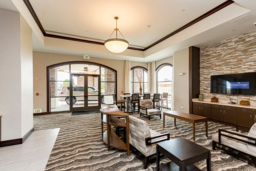 More Photos Of 4001 Nicholson Dr, Baton Rouge Hotel For Lease
