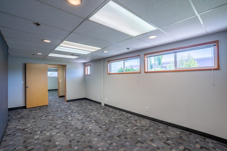 More Photos Of 3403 W 7th Ave, Eugene Manufacturing For Lease