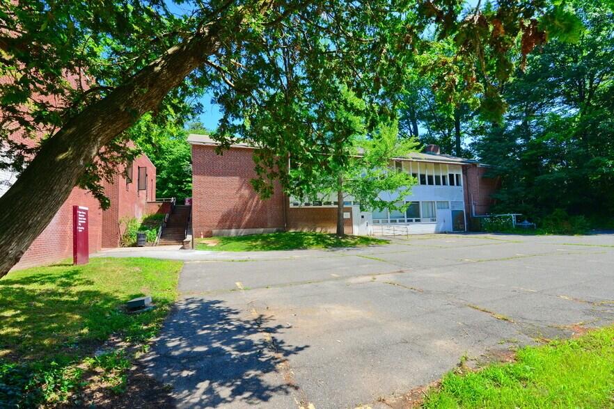 More Photos Of 1265 Asylum Ave, Hartford Lodge Meeting Hall For Lease