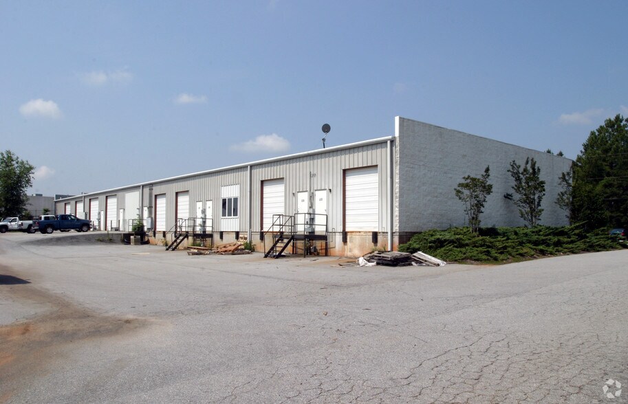 More Photos Of 2514 River Rd, Piedmont Flex For Lease