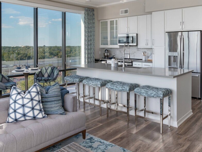 More Photos Of 295 NE Ivanhoe Blvd, Orlando Apartments For Lease