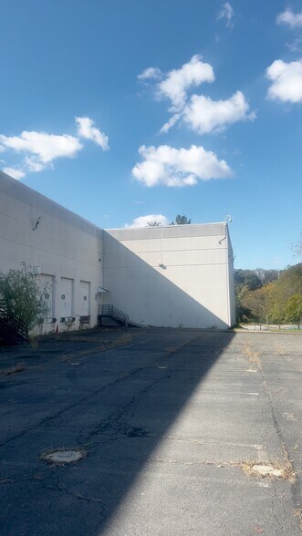 Primary Photo Of 8700-8724 Jericho City Dr, Landover Warehouse For Lease