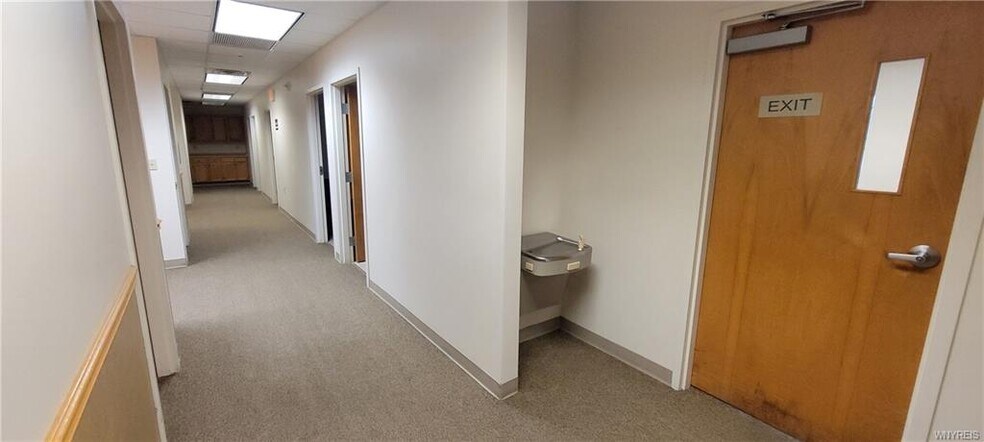 More Photos Of 5879 Snyder Dr, Lockport Medical For Sale