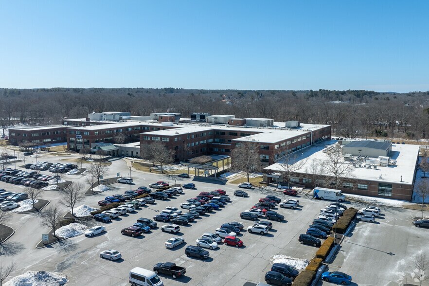 More Photos Of 300 Baker Ave, Concord Office For Lease