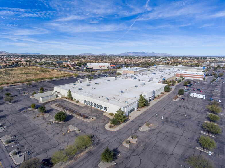 More Photos Of 2250 El Mercado Loop, Sierra Vista Department Store For Lease