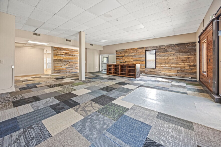 More Photos Of 518 Jefferson St, Fulton Flex For Sale