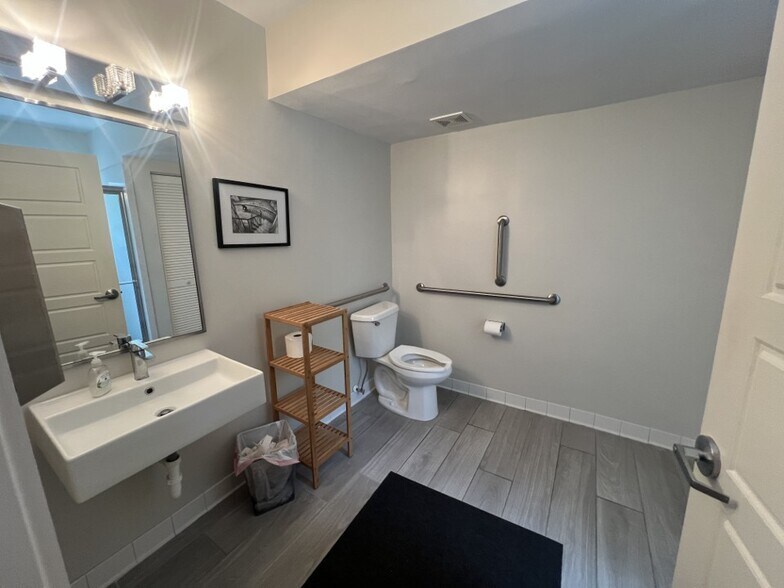 More Photos Of 3463-3465 W Cary St, Richmond Office For Lease