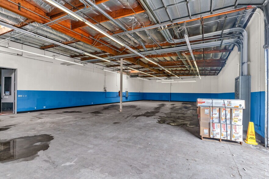 More Photos Of 44368-44370 Old Warm Springs Blvd, Fremont Warehouse For Lease