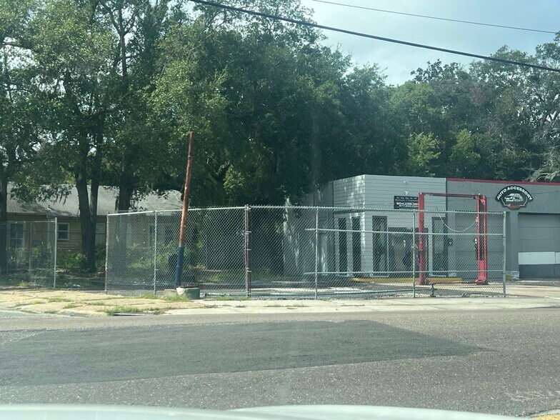 More Photos Of , Jacksonville General Retail For Sale
