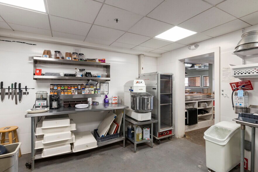 More Photos Of 8 Somersworth Plz, Somersworth Storefront For Sale