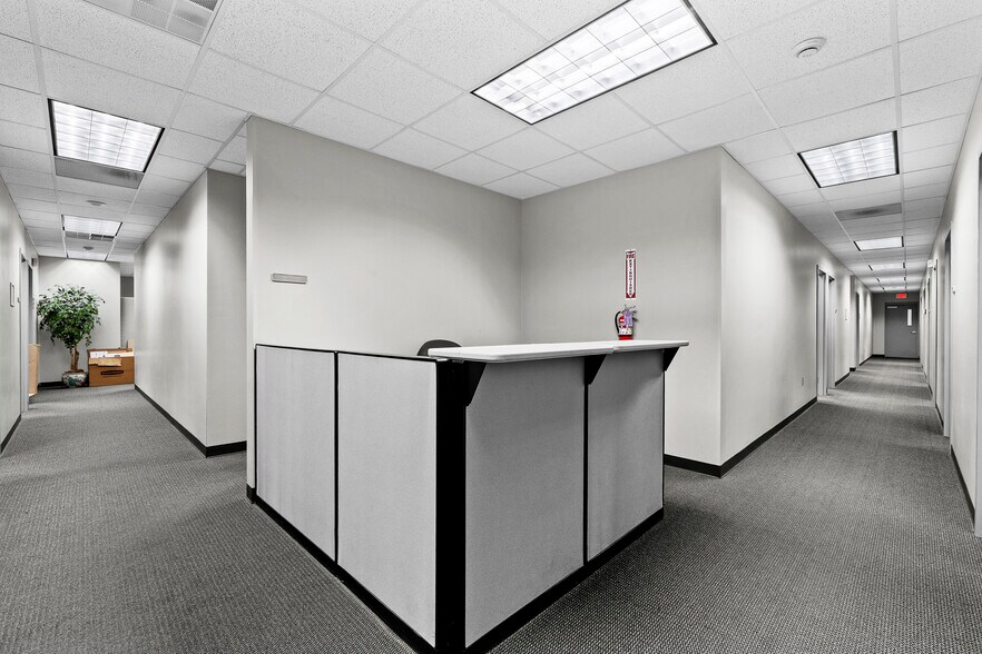 More Photos Of 7200 US-150, Greenville Office For Sale