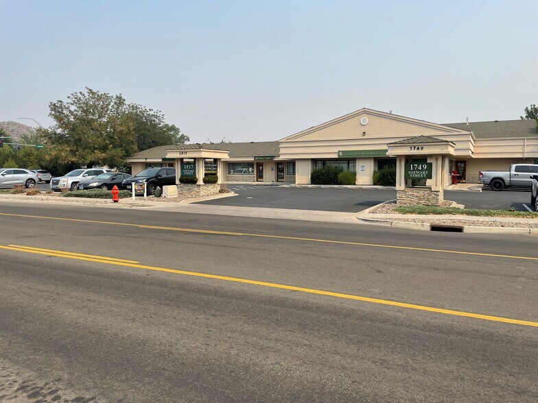 More Photos Of 1817 Stewart St, Carson City Office For Sale