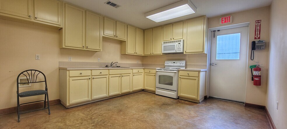 More Photos Of 282-292 Tower Rd, Ponchatoula Light Manufacturing For Sale