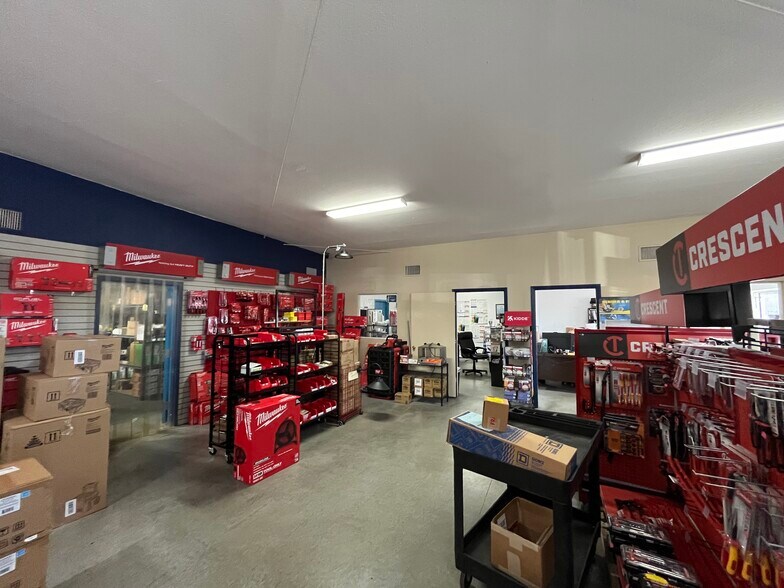 More Photos Of 16645 US Highway 19, Hudson Showroom For Sale