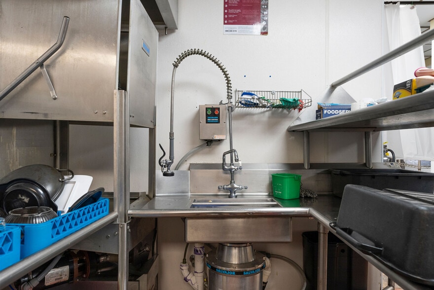 More Photos Of 140 E Felton Rd, Cartersville Restaurant For Sale