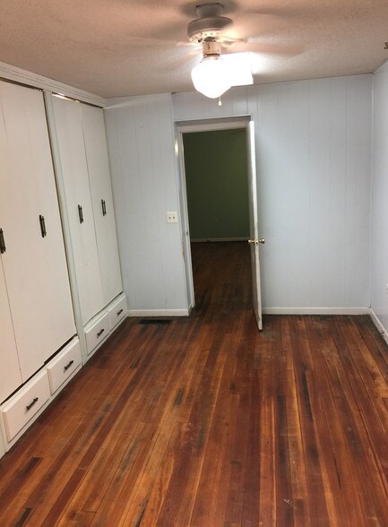 More Photos Of 505 Cherokee St, Leavenworth Loft Creative Space For Sale
