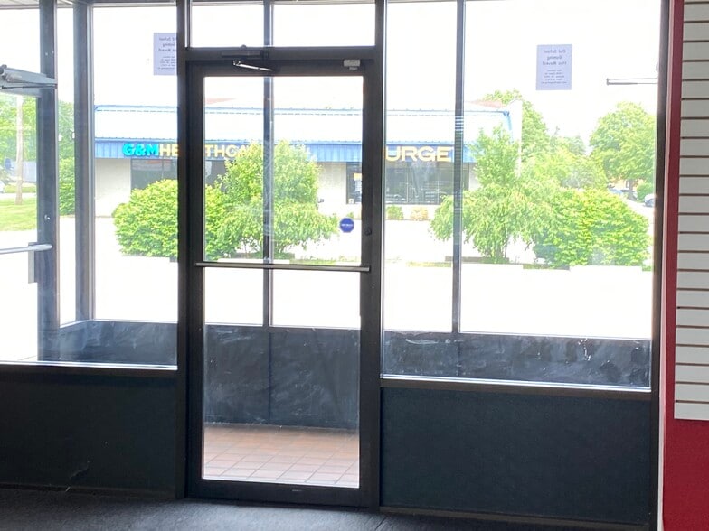 More Photos Of 1401-1429 Bernath Pky, Toledo Unknown For Lease