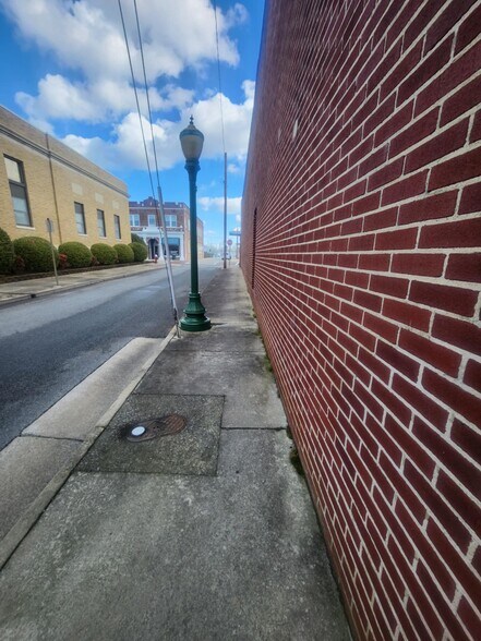 More Photos Of 223 N Main St, Franklin Office For Lease