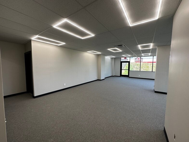 More Photos Of 1708 Prairie View Rd, Platte City Medical For Lease
