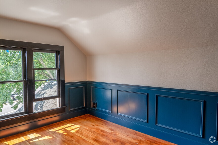 More Photos Of 10910 NE Fourth Plain Blvd, Vancouver Office For Lease