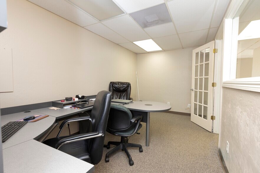 More Photos Of 1203 SE 9th Ter, Cape Coral Light Distribution For Lease