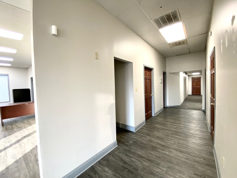 More Photos Of 1523-1529 Cliff Gookin Blvd, Tupelo Office For Lease